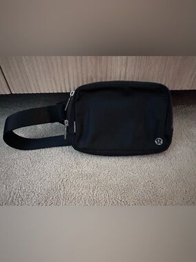 Lululemon Black Everywhere Belt Bag Large 2L